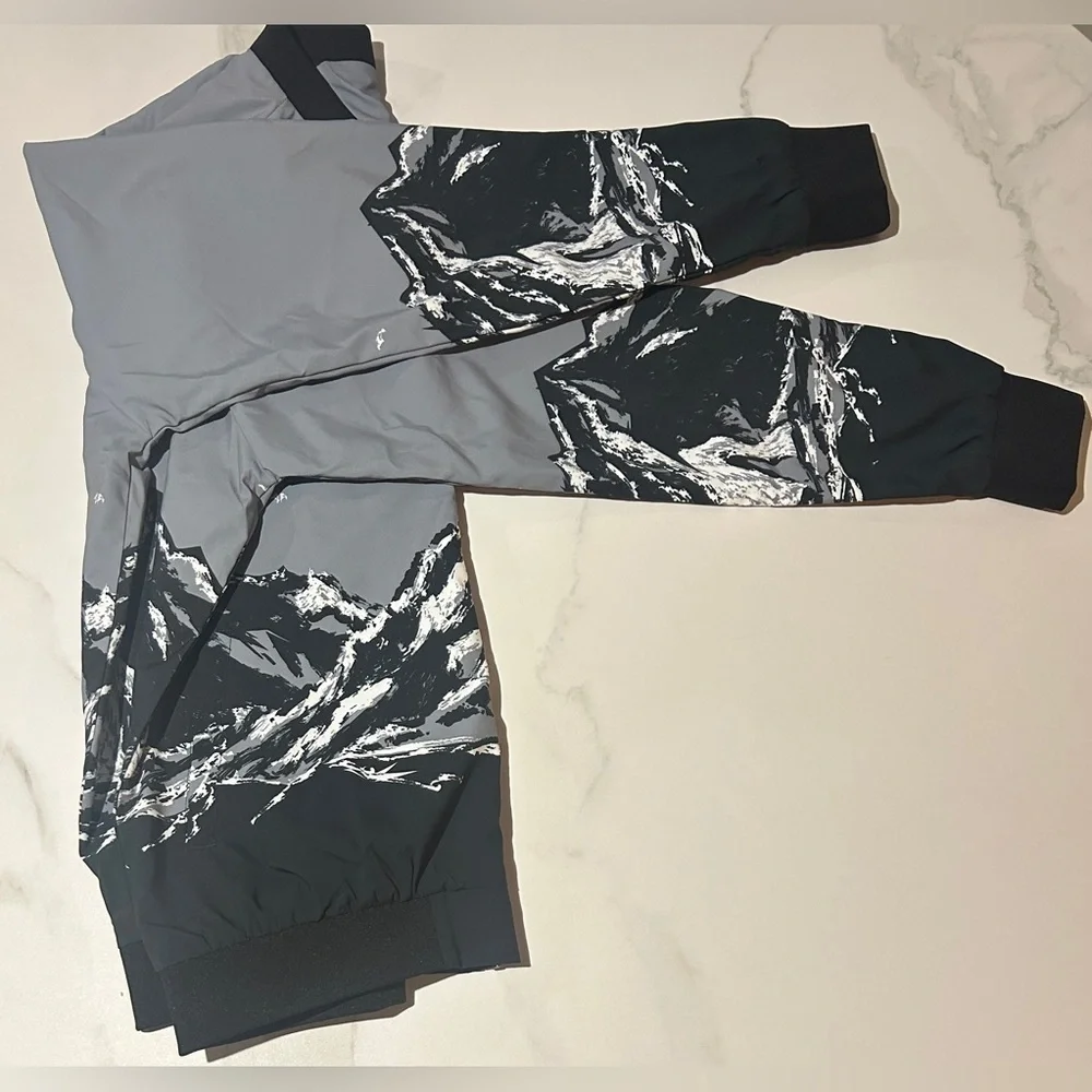 DESIGNS BY KC Men's Gray Mountain Print Jacket